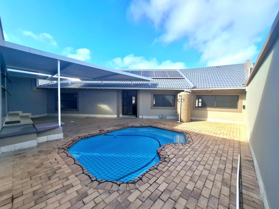 6 Bedroom Property for Sale in Dorchester Heights Eastern Cape